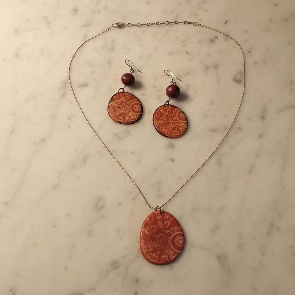 Ten Thousand Villages Necklace & Earring Set